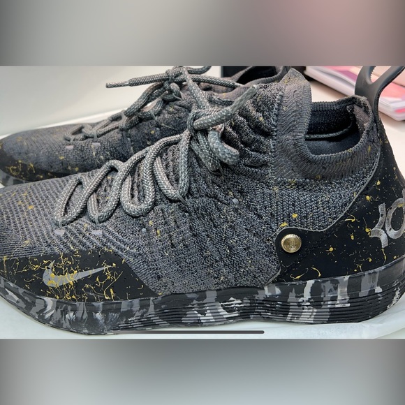 Men’s Nike basketball shoes main image 6